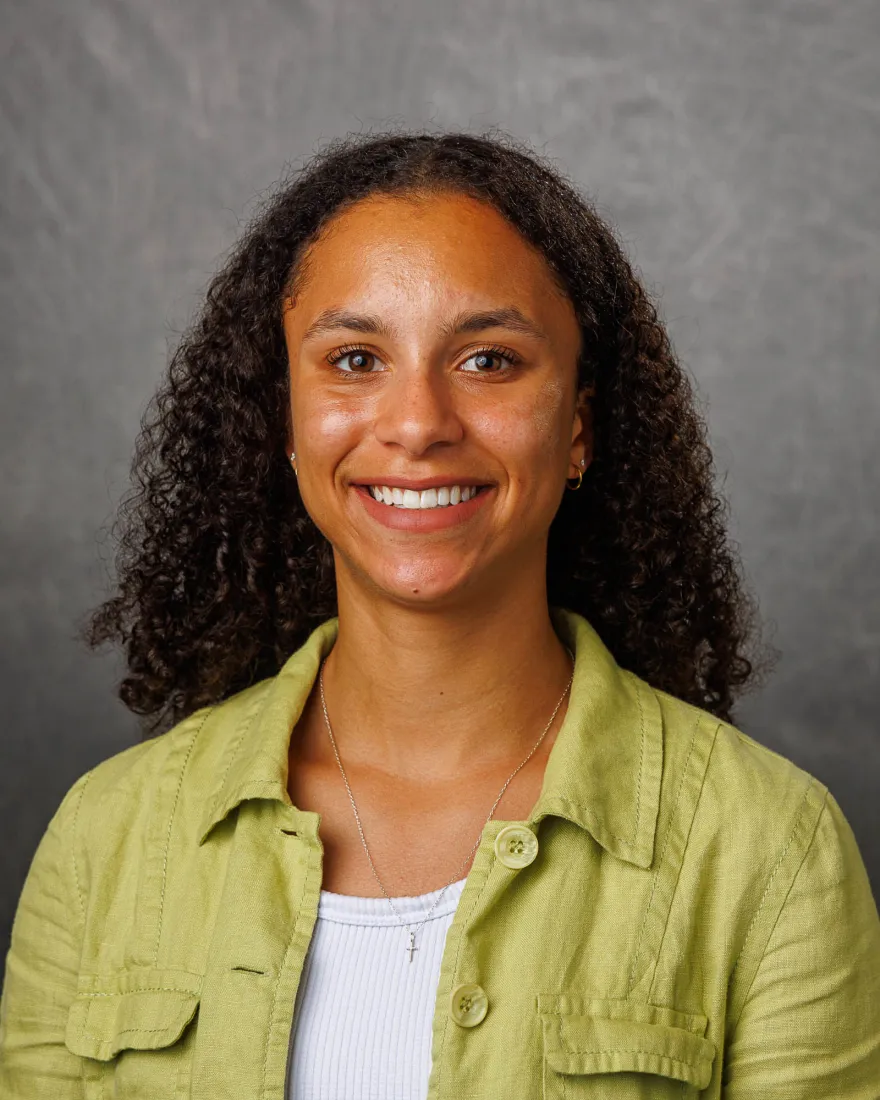 Victoria Holliday headshot