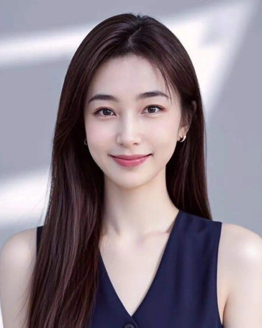 Juan Feng headshot