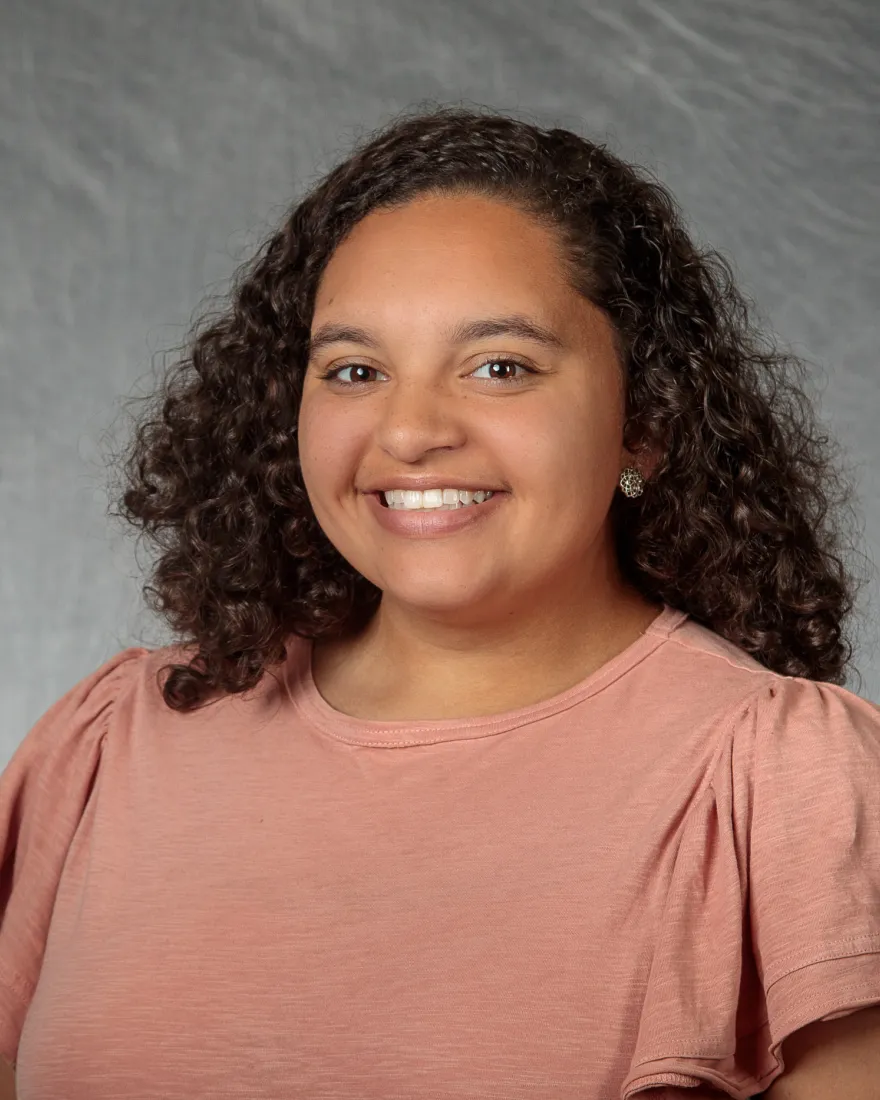 Regina Utz Professional Headshot