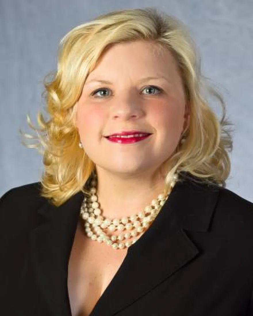 Professional Photo Headshot Kimberly Schrader 